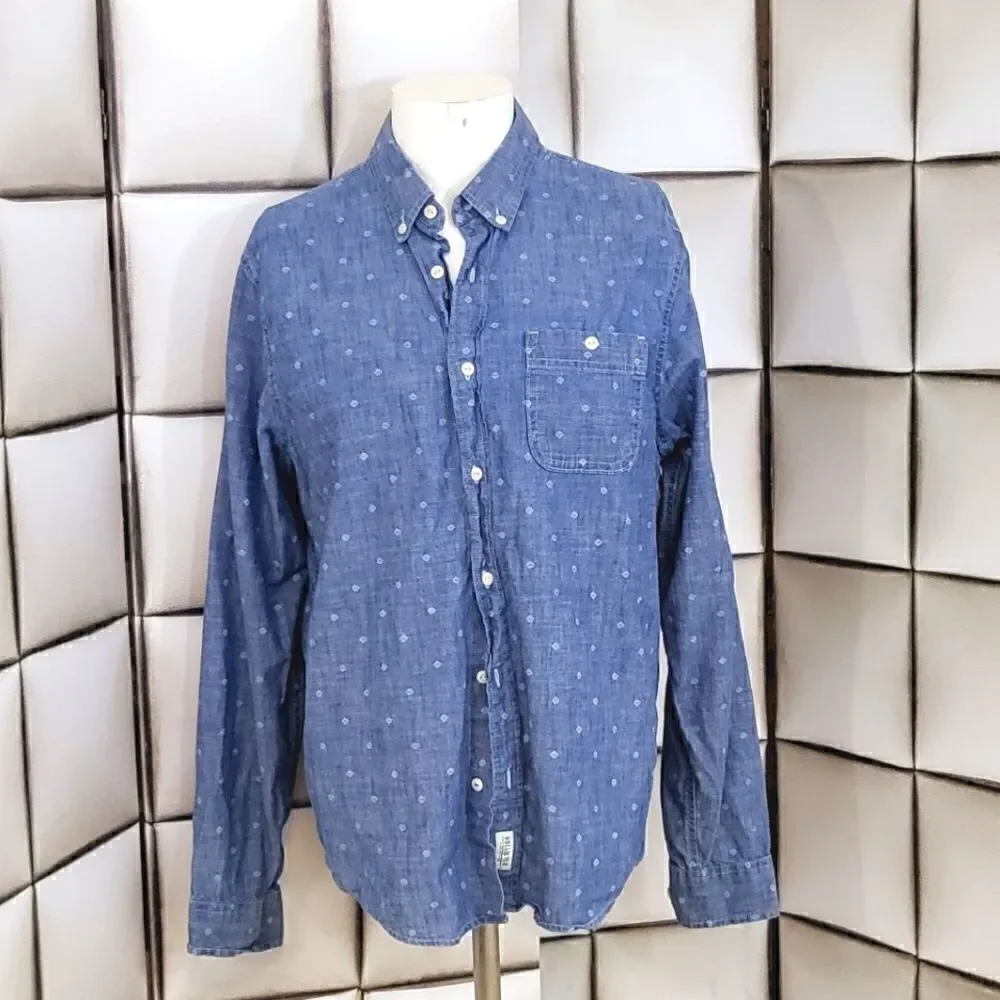 Hollister shirt